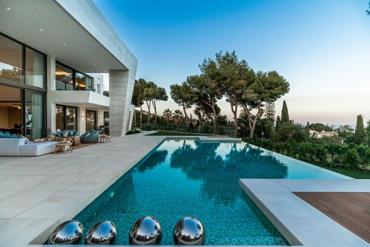 Villa con 6 dormitorios y 7 baños - Encantadora casa dentro de la exclusiva comunidad de Sierra Blanca