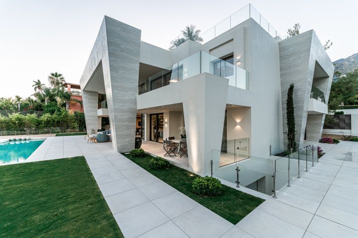Villa con 6 dormitorios y 7 baños - Encantadora casa dentro de la exclusiva comunidad de Sierra Blanca
