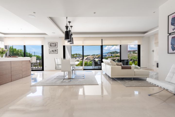 Los Olivos 3 - Exclusive Frontline Golf Villa in Nueva Andalucia