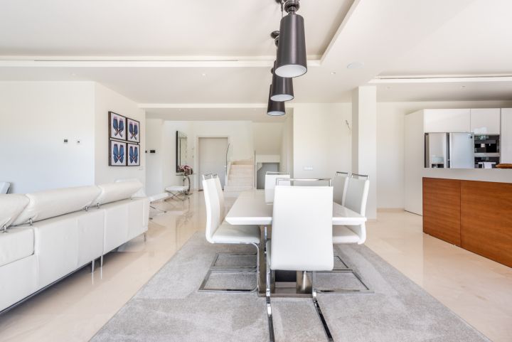 Los Olivos 3 - Exclusive Frontline Golf Villa in Nueva Andalucia