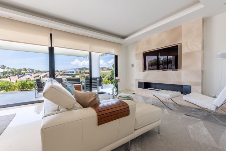 Los Olivos 3 - Exclusive Frontline Golf Villa in Nueva Andalucia