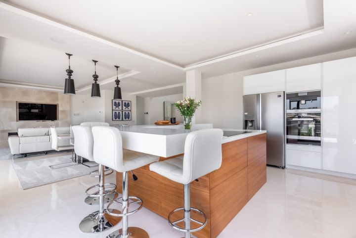 Los Olivos 3 - Exclusive Frontline Golf Villa in Nueva Andalucia