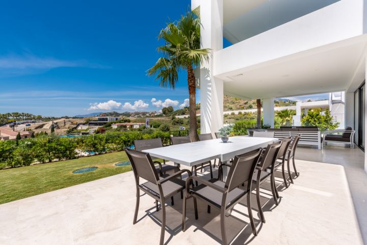 Los Olivos 3 - Exclusive Frontline Golf Villa in Nueva Andalucia