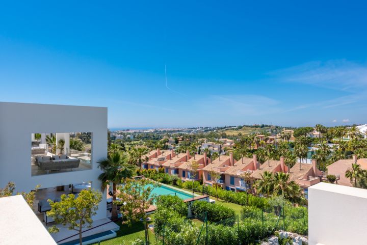Los Olivos 3 - Exclusive Frontline Golf Villa in Nueva Andalucia