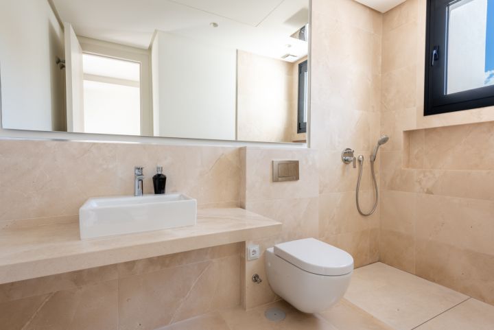 Los Olivos 3 - Exclusive Frontline Golf Villa in Nueva Andalucia