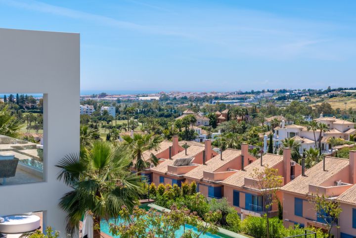 Los Olivos 3 - Exclusive Frontline Golf Villa in Nueva Andalucia