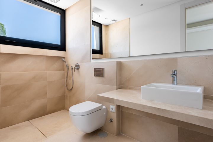 Los Olivos 3 - Exclusive Frontline Golf Villa in Nueva Andalucia