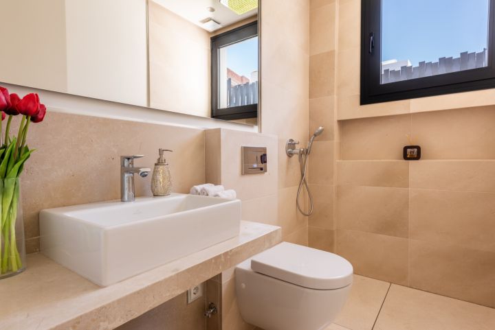 Los Olivos 3 - Exclusive Frontline Golf Villa in Nueva Andalucia