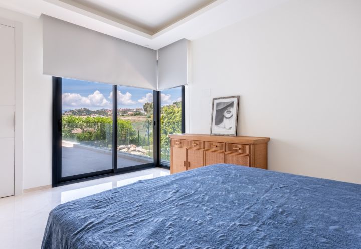 Los Olivos 3 - Exclusive Frontline Golf Villa in Nueva Andalucia