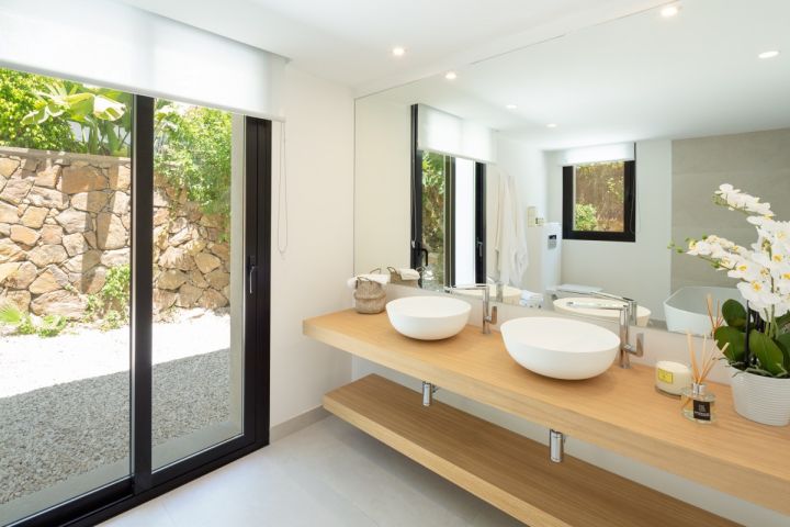 Arcadia 35 - Charming Luxury Property with Top-Tier Finishes