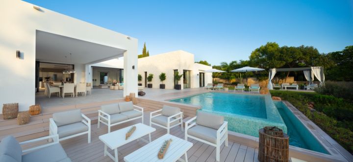 Brisas 24 - Propiedad contemporánea moderna en una urbanización privada