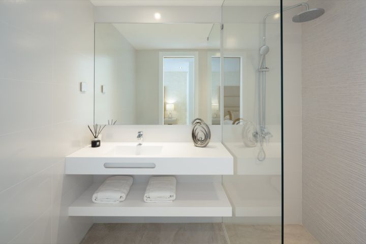 Brisas 24 - Propiedad contemporánea moderna en una urbanización privada