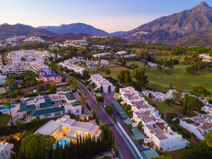Aloha 138 - Charming Exclusive Villa with Stunning Sea Views