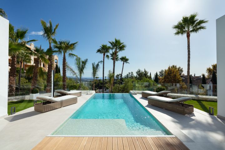 Villa avec 4 chambres et 4 salles de bain - Luxueuse propriété de golf en première ligne à El Herrojo