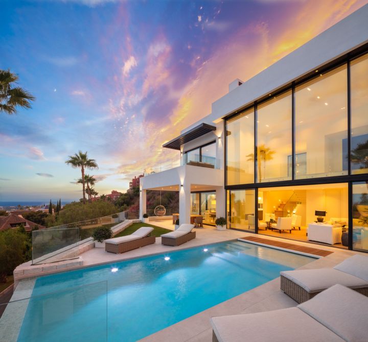 Villa avec 4 chambres et 4 salles de bain - Luxueuse propriété de golf en première ligne à El Herrojo