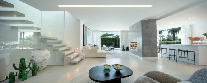 Villa avec 5 chambres et 5 salles de bain - Villa spacieuse offrant une vue sur le golf à Las Brisas