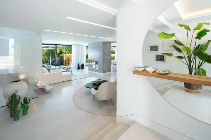 Villa avec 5 chambres et 5 salles de bain - Villa spacieuse offrant une vue sur le golf à Las Brisas