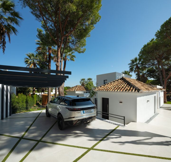 Villa avec 5 chambres et 5 salles de bain - Villa spacieuse offrant une vue sur le golf à Las Brisas