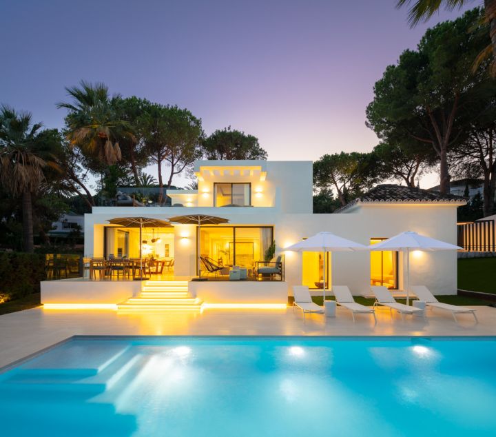 Villa avec 5 chambres et 5 salles de bain - Villa spacieuse offrant une vue sur le golf à Las Brisas