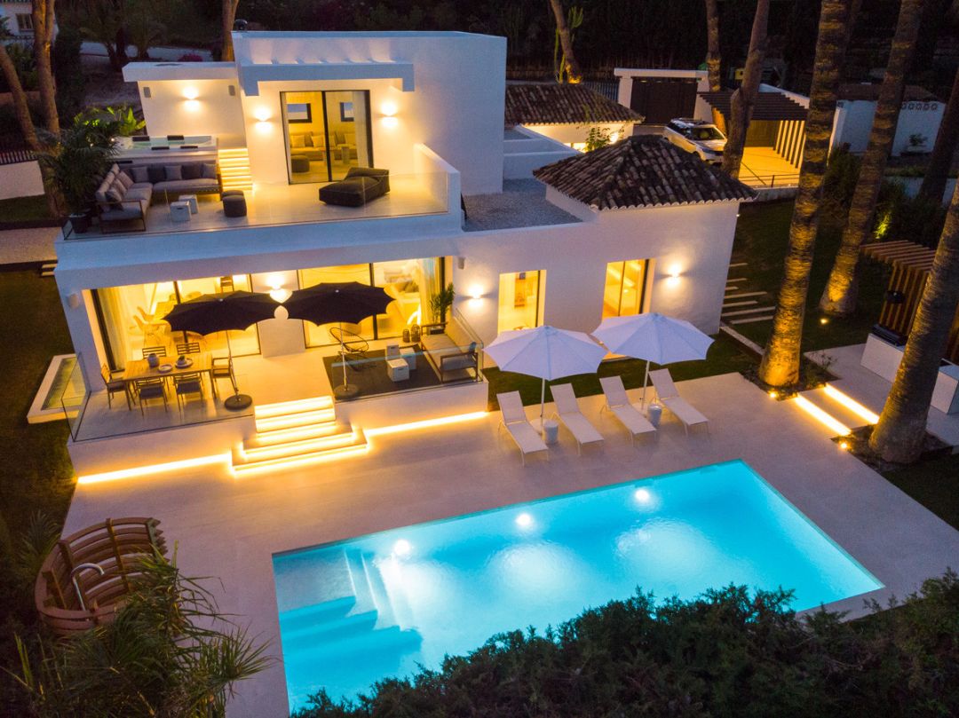 Villa avec 5 chambres et 5 salles de bain - Villa spacieuse offrant une vue sur le golf à Las Brisas