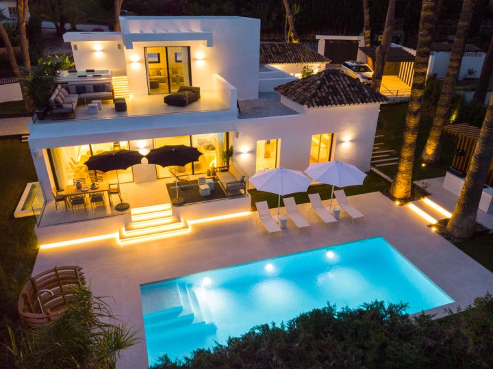 Villa avec 5 chambres et 5 salles de bain - Villa spacieuse offrant une vue sur le golf à Las Brisas