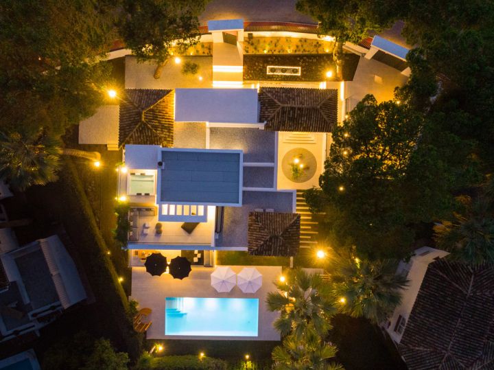 Villa avec 5 chambres et 5 salles de bain - Villa spacieuse offrant une vue sur le golf à Las Brisas