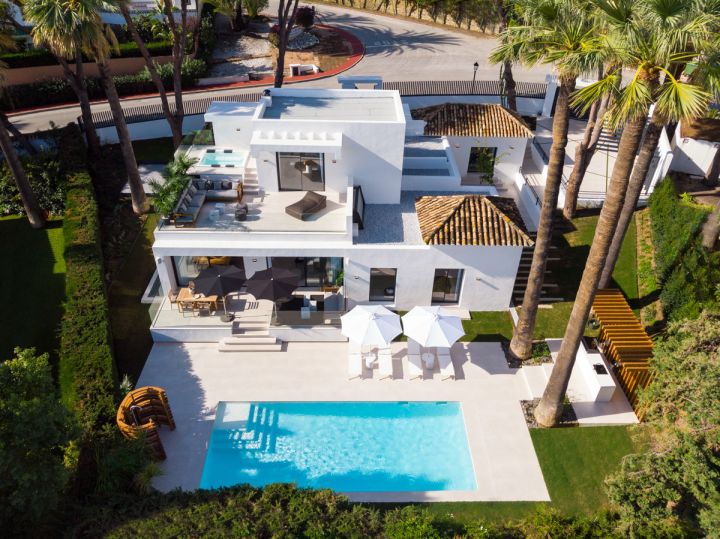 Villa avec 5 chambres et 5 salles de bain - Villa spacieuse offrant une vue sur le golf à Las Brisas