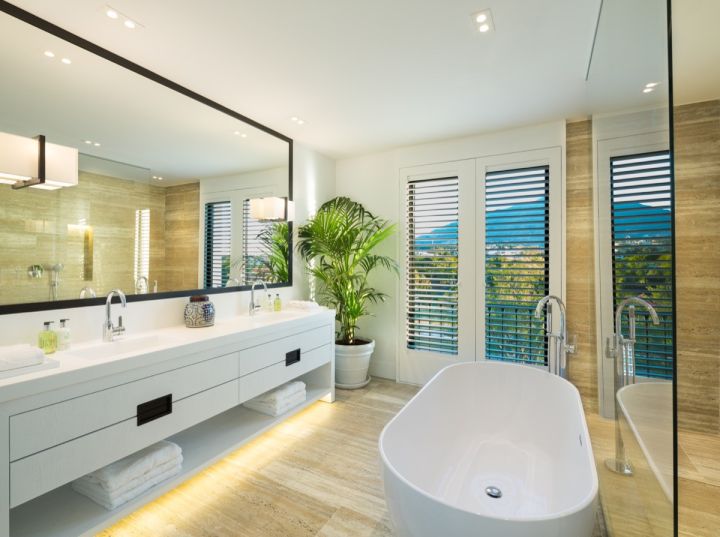 Villa con 6 dormitorios y 6 baños - Impresionante propiedad con vistas panorámicas en Las Brisas