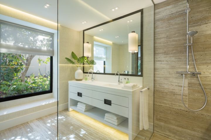 Villa con 6 dormitorios y 6 baños - Impresionante propiedad con vistas panorámicas en Las Brisas