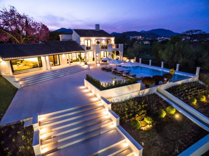 Villa con 6 dormitorios y 6 baños - Impresionante propiedad con vistas panorámicas en Las Brisas