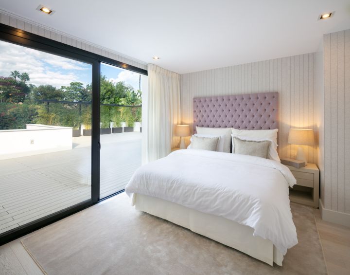 Villa Daniela - Contemporary Villa with Top-Tier Finishes in La Cerquilla