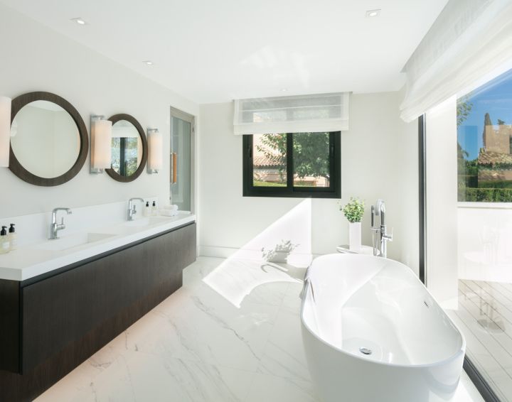 Villa Daniela - Contemporary Villa with Top-Tier Finishes in La Cerquilla