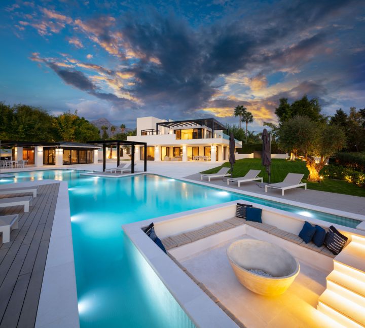 Villa Daniela - Contemporary Villa with Top-Tier Finishes in La Cerquilla