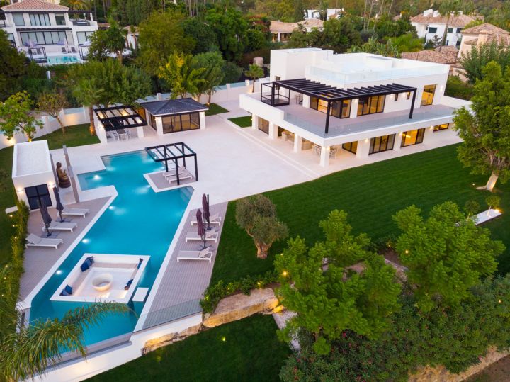 Villa Daniela - Contemporary Villa with Top-Tier Finishes in La Cerquilla