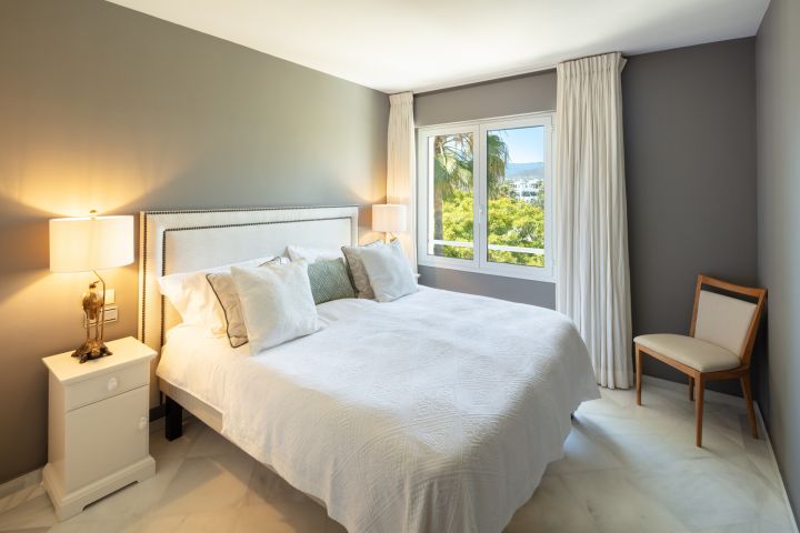 Los Granados 2 - Duplex Penthouse with Prime Location in Los Granados