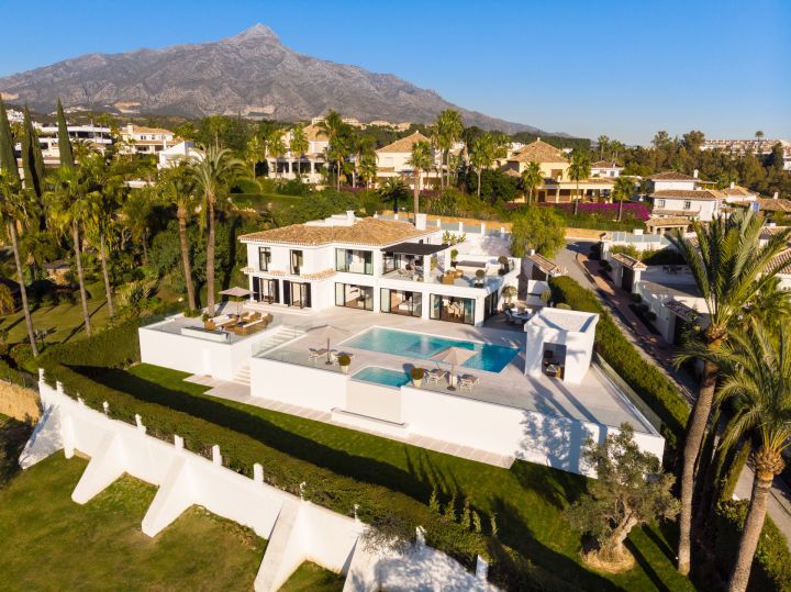 Villa Elba - Home with Andalusian Charm in Los Naranjos Golf