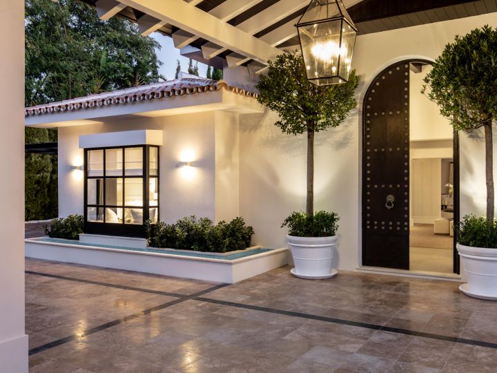 Villa Julia - Exclusive Contemporary Property in a Gated Community