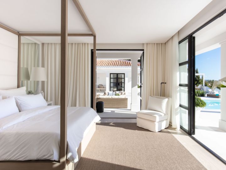 Villa Julia - Exclusive Contemporary Property in a Gated Community