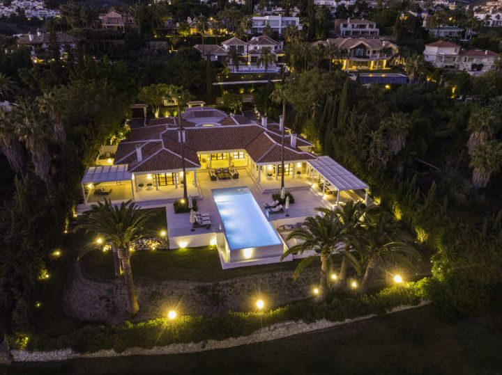 Villa Julia - Exclusive Contemporary Property in a Gated Community