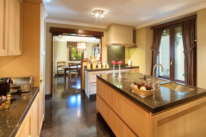 Villa avec 5 chambres et 5 salles de bain - Maison moderne exclusive avec vue panoramique