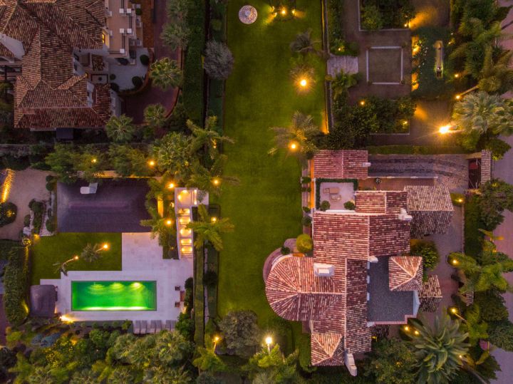 Villa avec 5 chambres et 5 salles de bain - Maison moderne exclusive avec vue panoramique