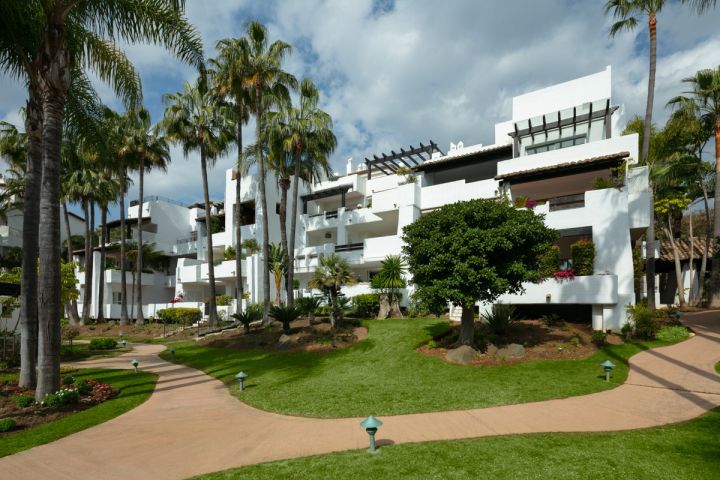Ground Floor Apartment avec 3 chambres et 3 salles de bain - Maison de luxe à Marina Puente Romano