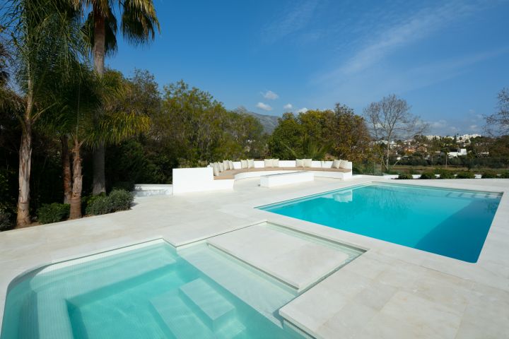 Villa Christina - Impressive Luxury Home with Andalusian Charm