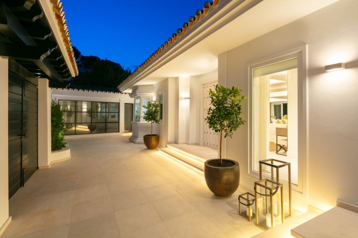 Villa Christina - Impressive Luxury Home with Andalusian Charm