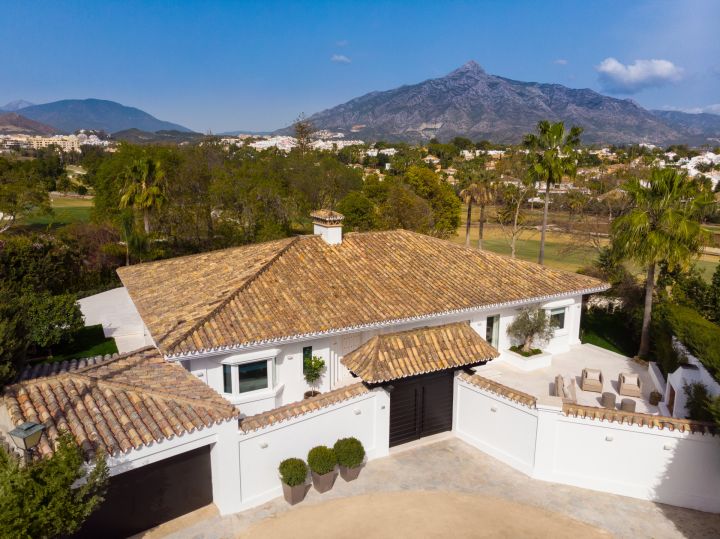 Villa Christina - Impressive Luxury Home with Andalusian Charm