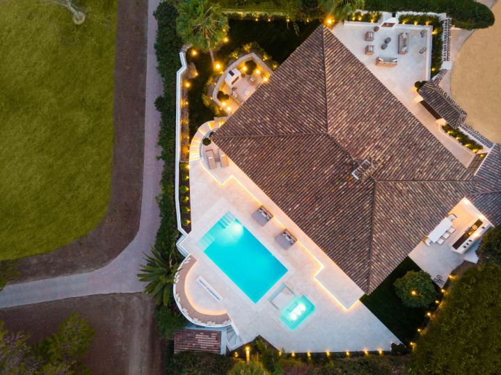 Villa Christina - Impressive Luxury Home with Andalusian Charm