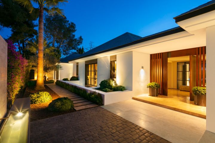 Brisas - Impressive Luxury Home in a Gated Community