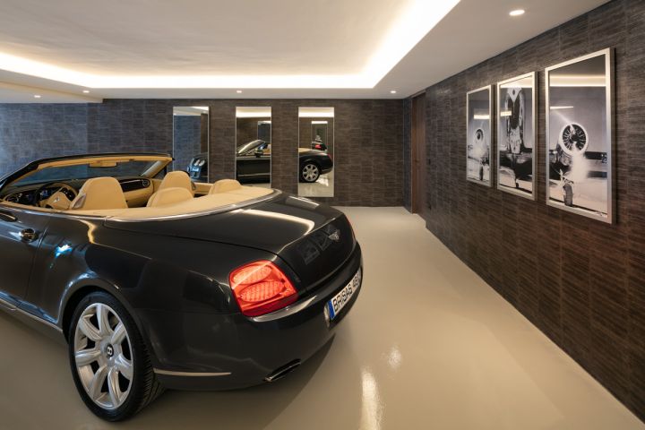 Brisas - Impressive Luxury Home in a Gated Community