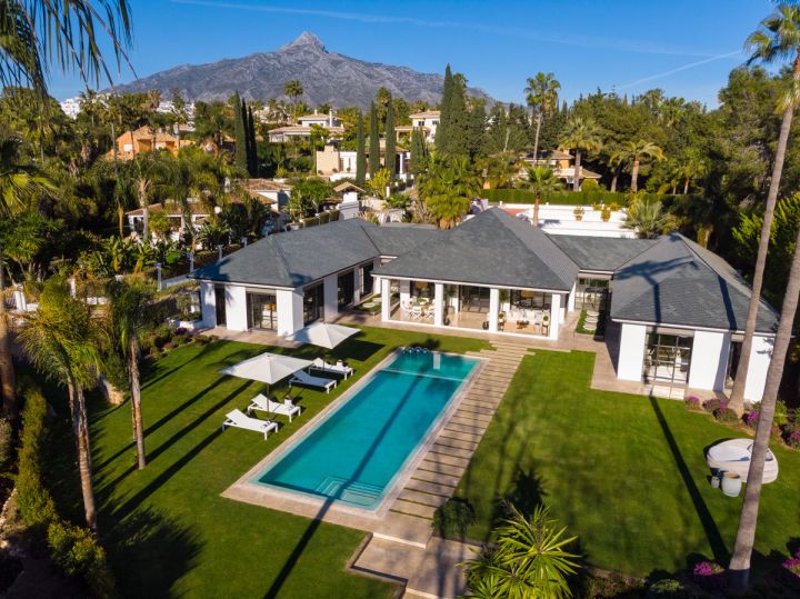 Brisas - Impressive Luxury Home in a Gated Community