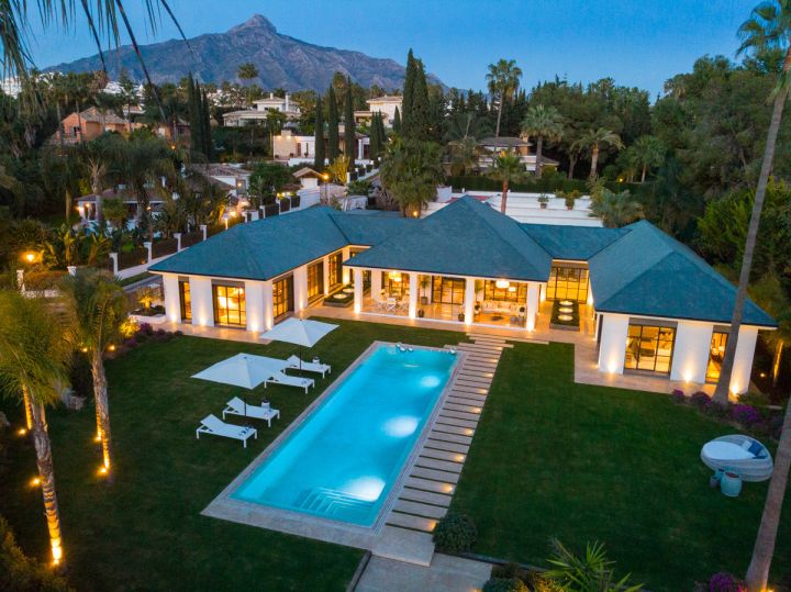 Brisas - Impressive Luxury Home in a Gated Community